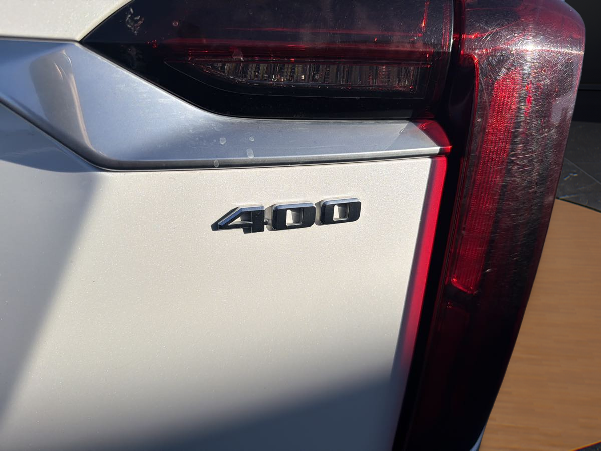 Photo 28 of this Cadillac XT6