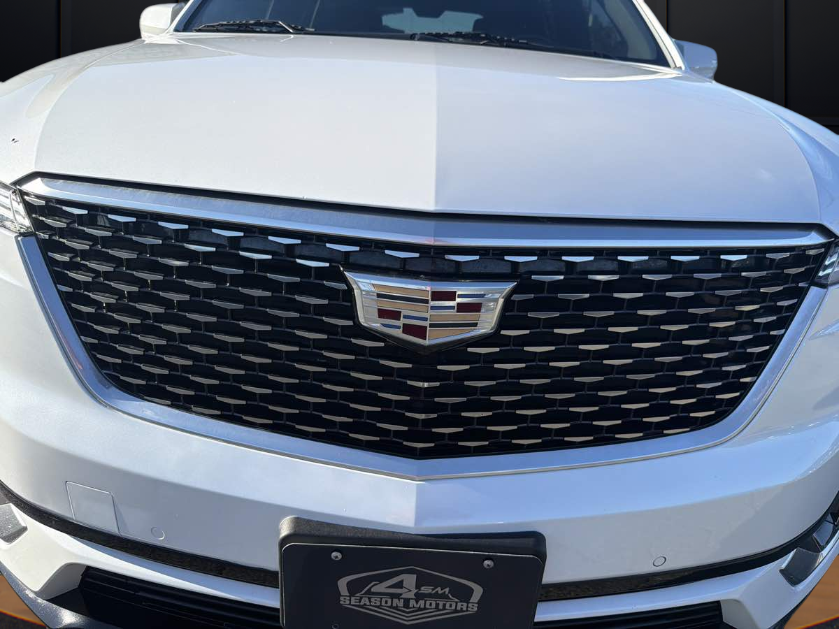 Photo 29 of this Cadillac XT6