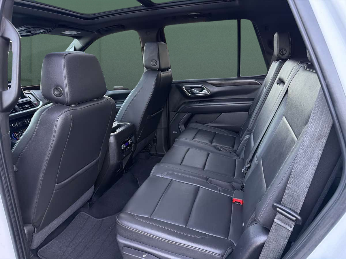 Photo 14 of this Chevrolet Tahoe