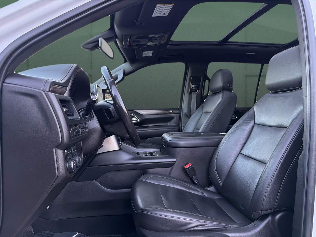 Photo 15 of this Chevrolet Tahoe
