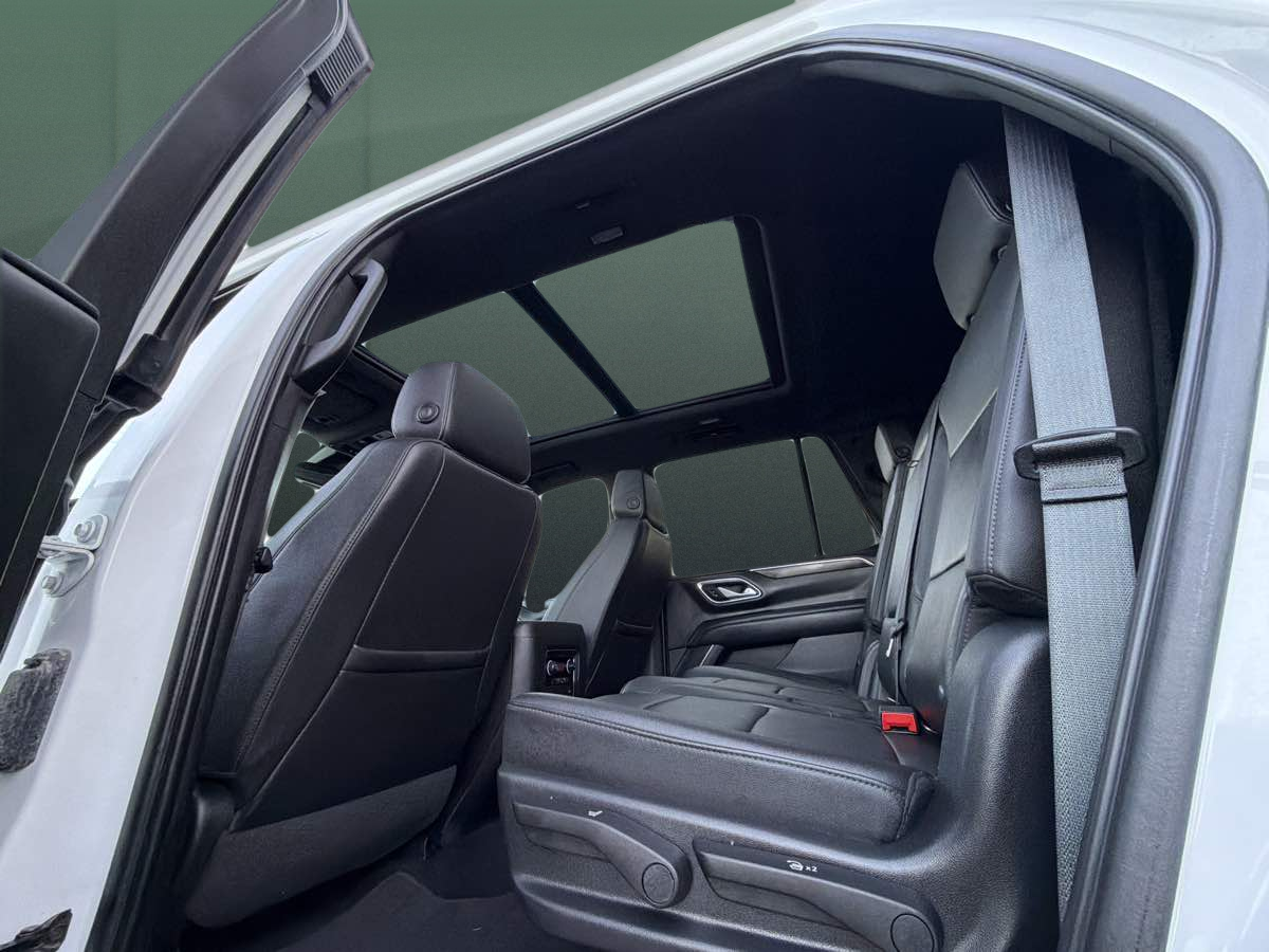 Photo 16 of this Chevrolet Tahoe