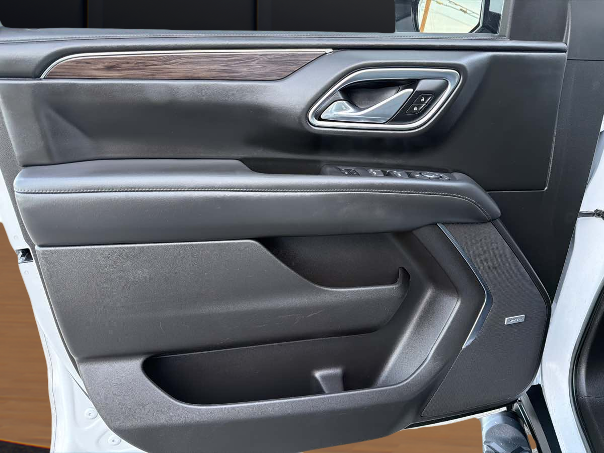 Photo 19 of this Chevrolet Tahoe