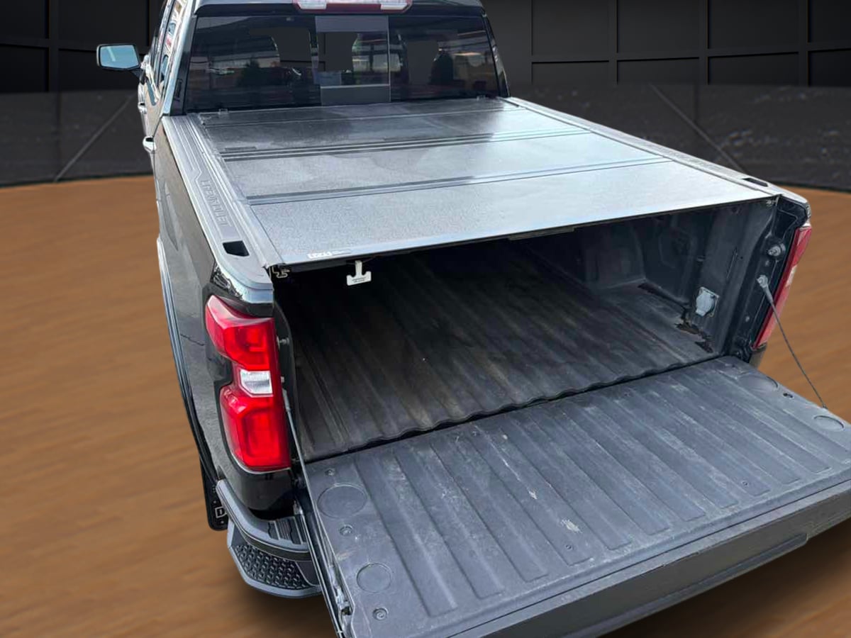 Photo 10 of this Chevrolet Silverado 1500