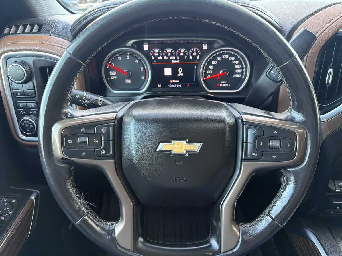 Photo 18 of this Chevrolet Silverado 1500