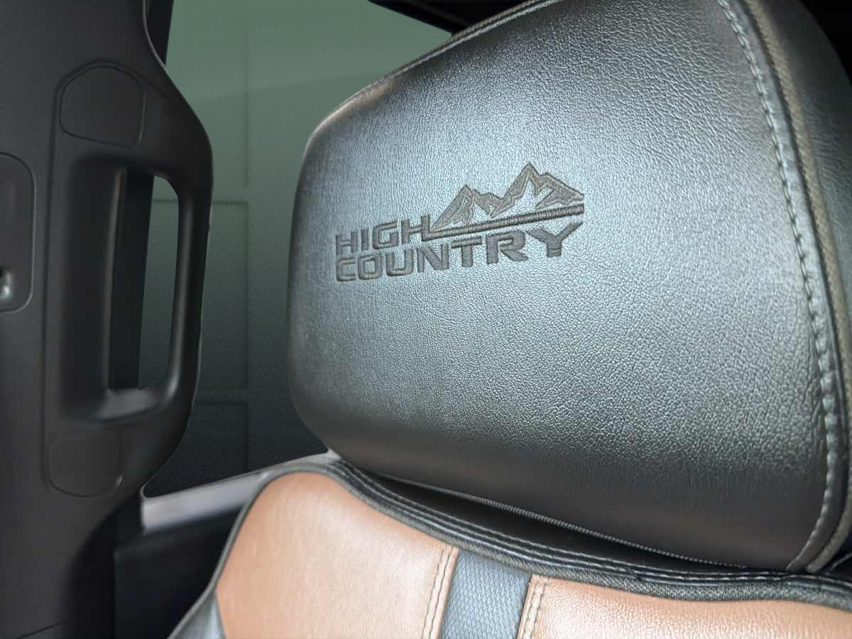 Photo 20 of this Chevrolet Silverado 1500