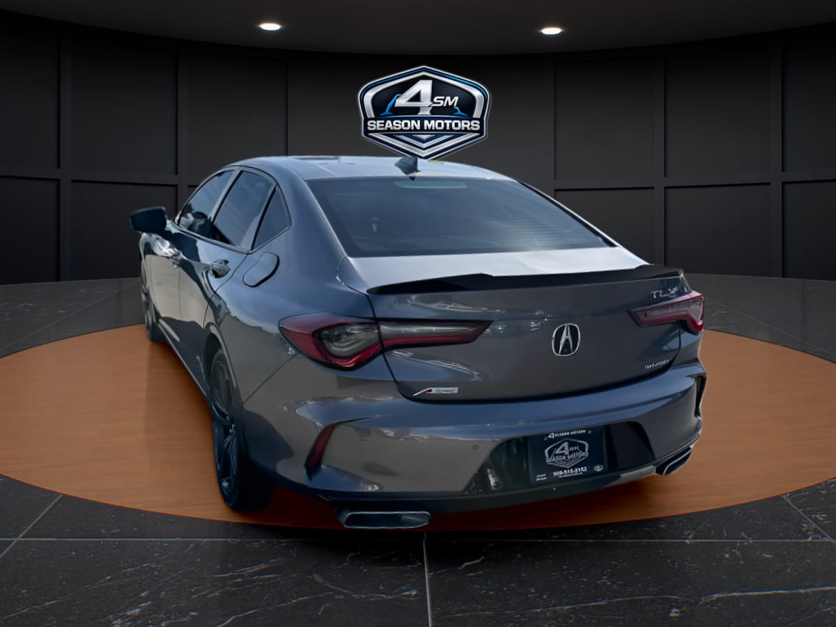 Photo 7 of this Acura TLX