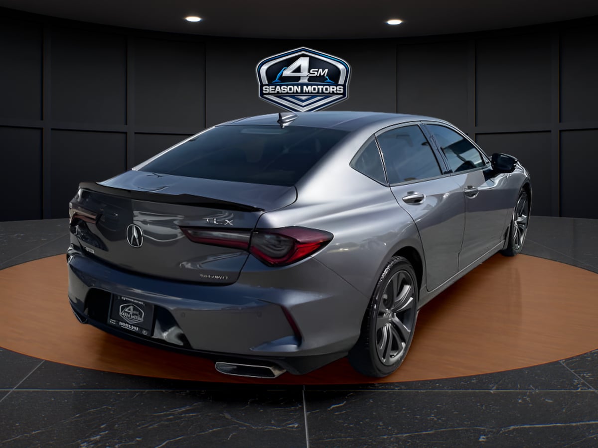 Photo 10 of this Acura TLX