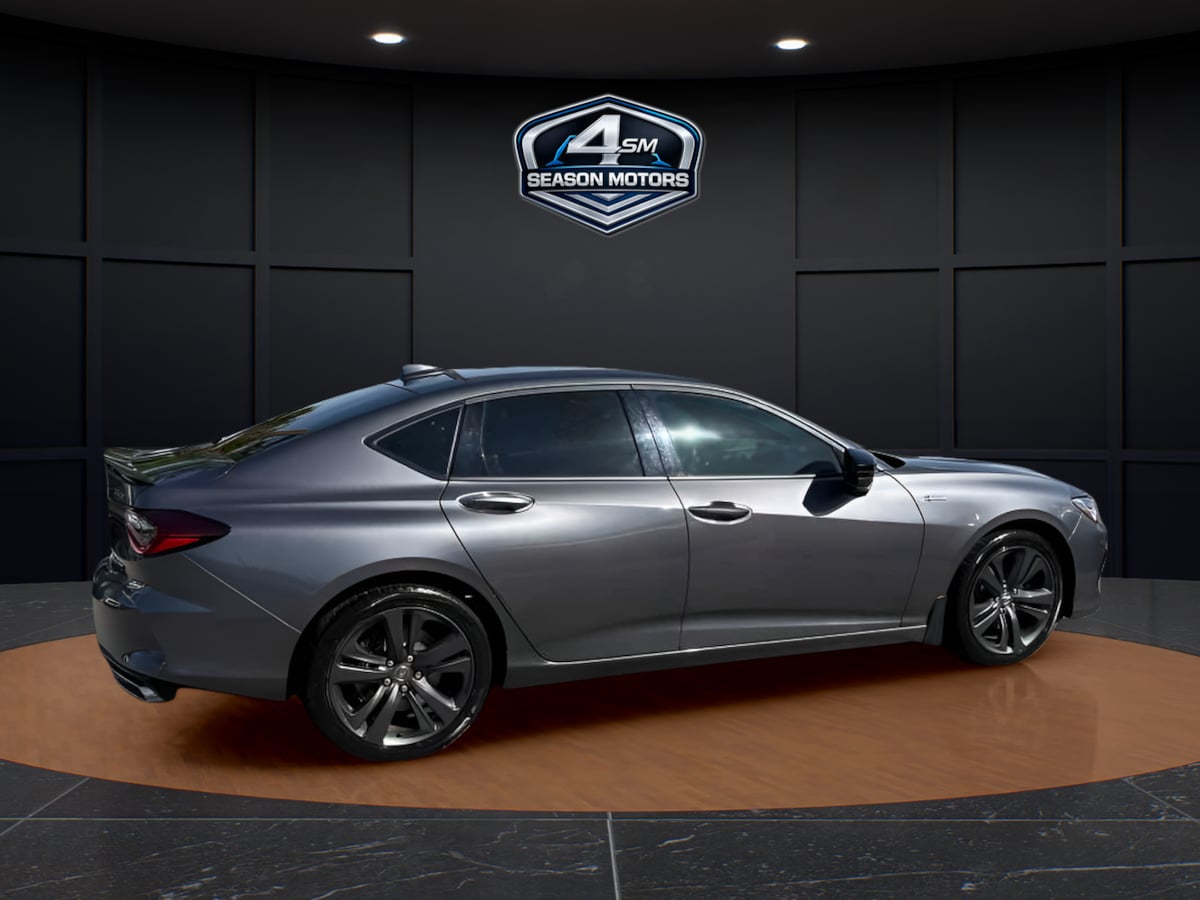 Photo 12 of this Acura TLX