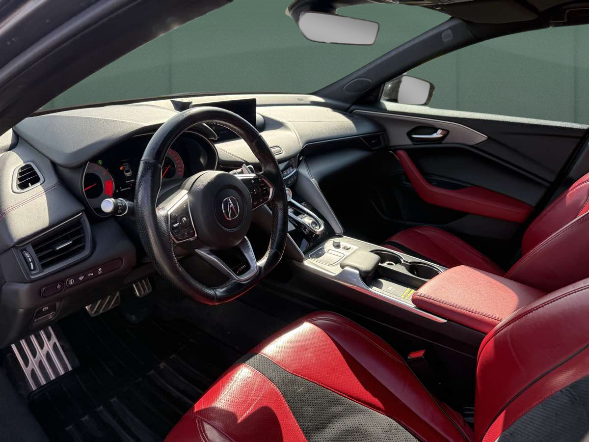 Photo 17 of this Acura TLX