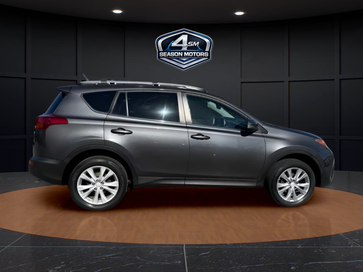 Photo 15 of this Toyota RAV4