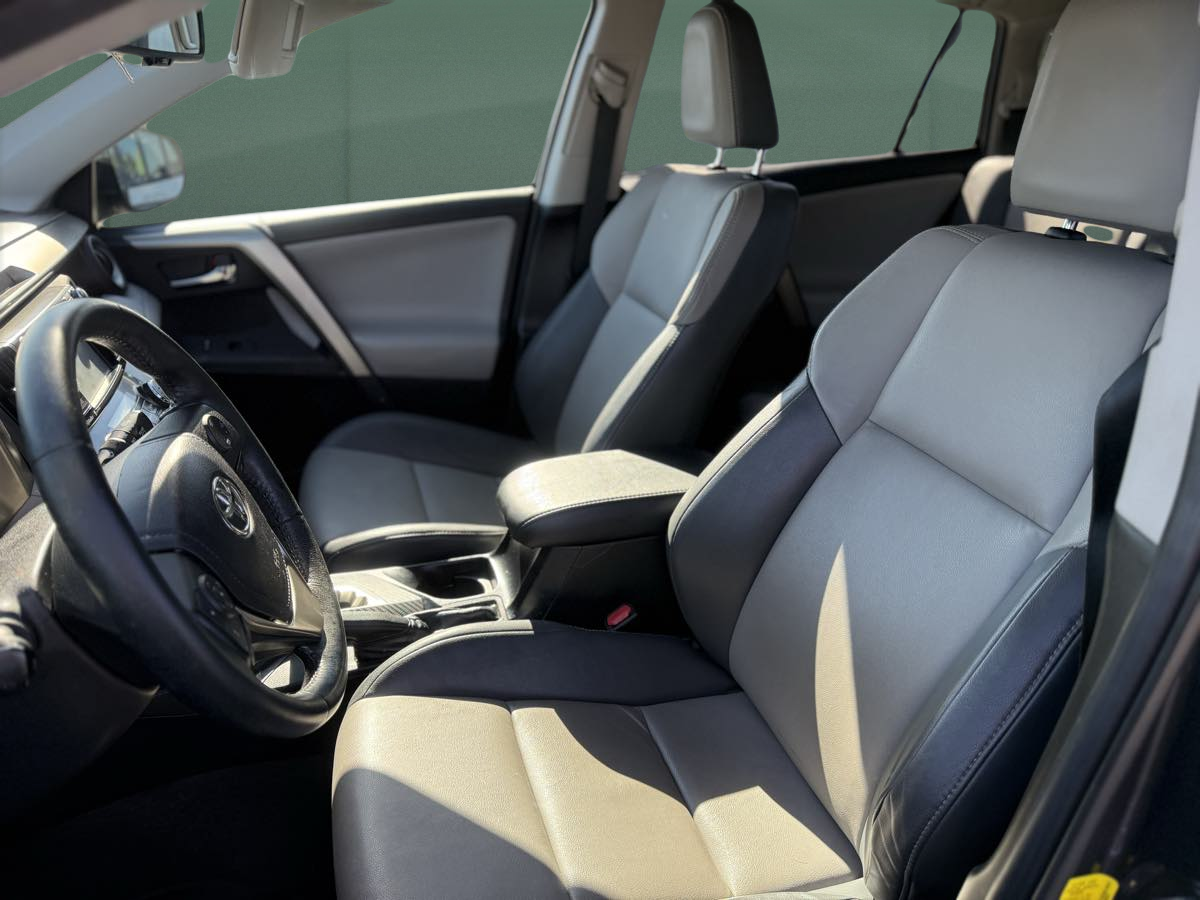 Photo 19 of this Toyota RAV4