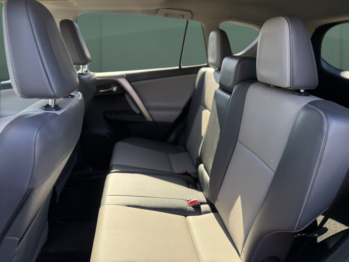 Photo 22 of this Toyota RAV4