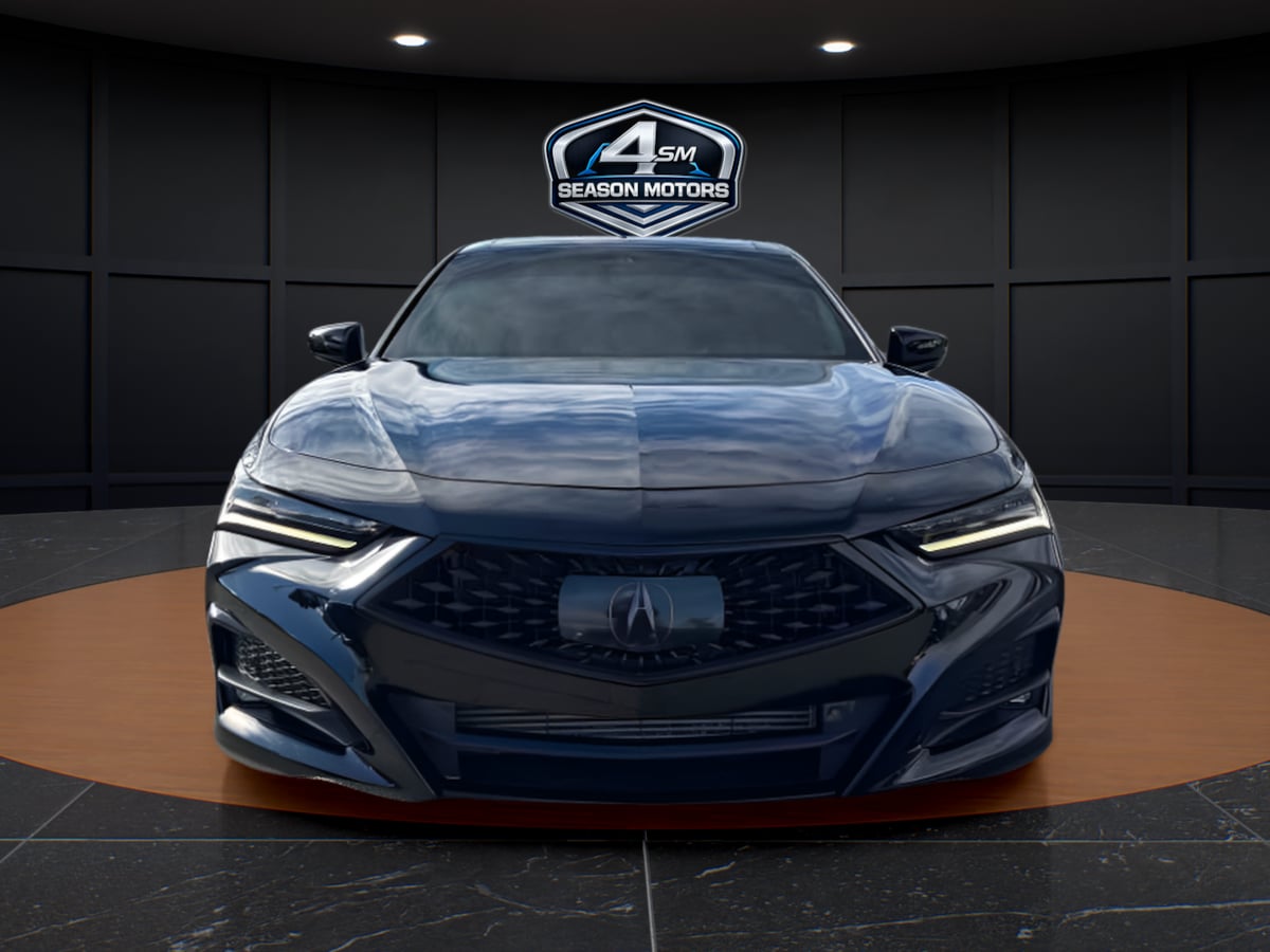 Photo 3 of this Acura TLX
