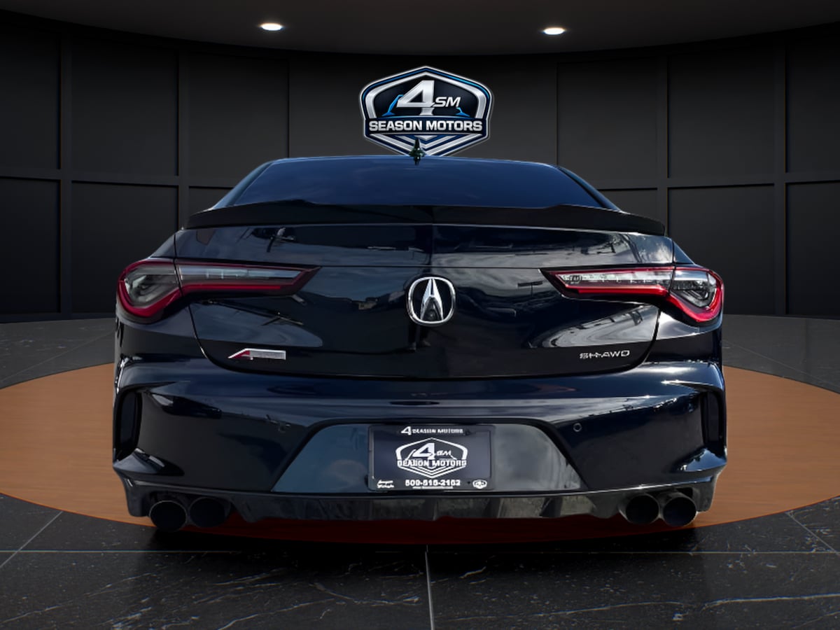 Photo 7 of this Acura TLX