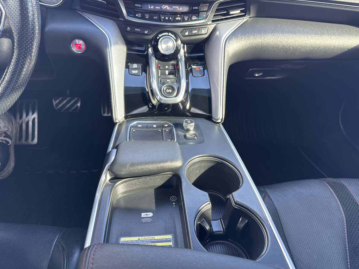 Photo 21 of this Acura TLX