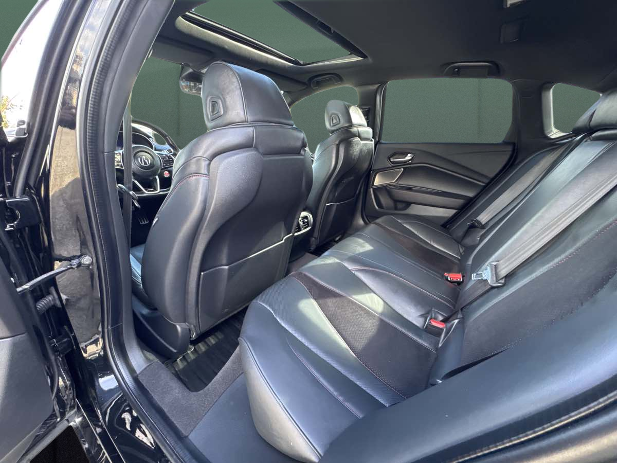 Photo 23 of this Acura TLX