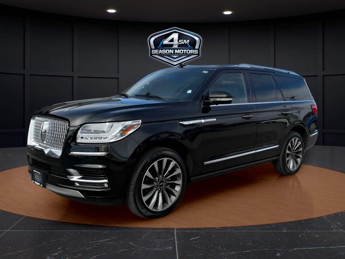 Photo 4 of this Lincoln Navigator