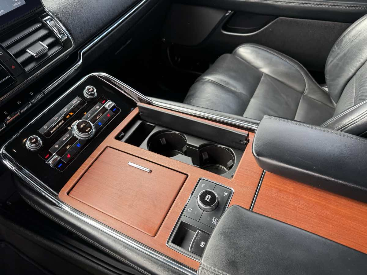 Photo 28 of this Lincoln Navigator
