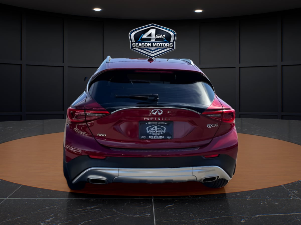 Photo 9 of this INFINITI QX30