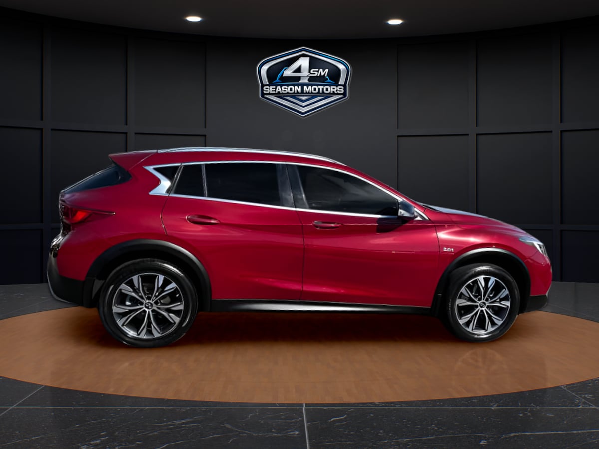 Photo 12 of this INFINITI QX30