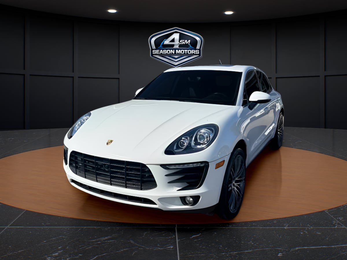 Photo 3 of this Porsche Macan