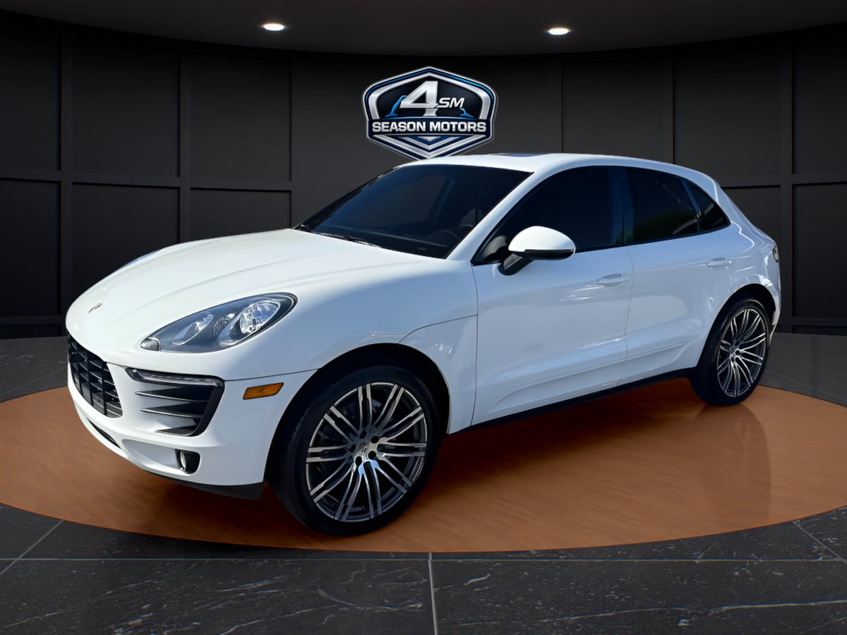 Photo 4 of this Porsche Macan