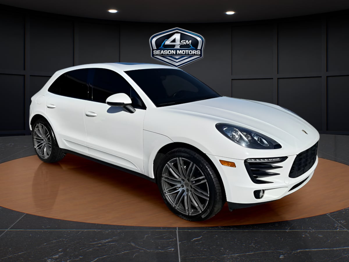 Photo 14 of this Porsche Macan