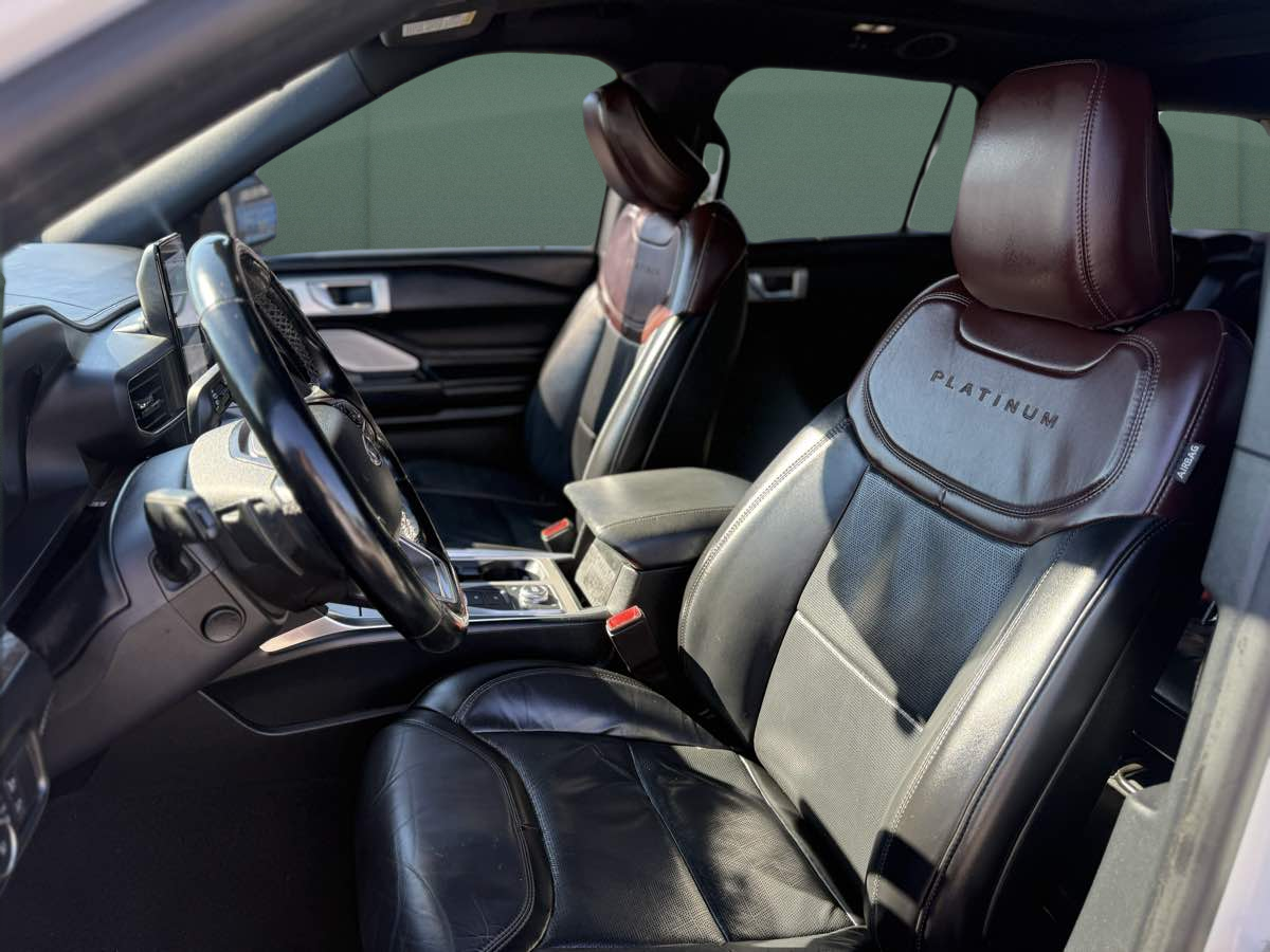 Photo 16 of this Ford Explorer