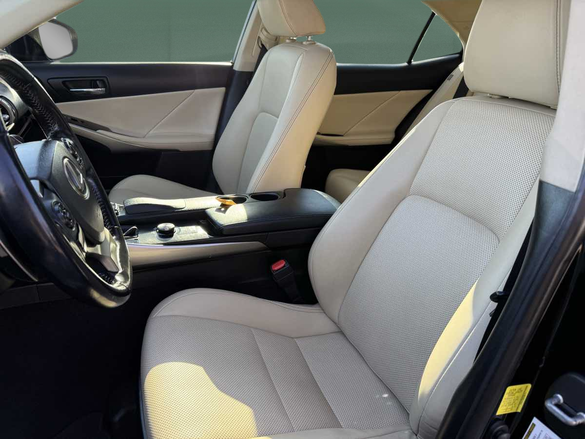 Photo 17 of this Lexus IS 250