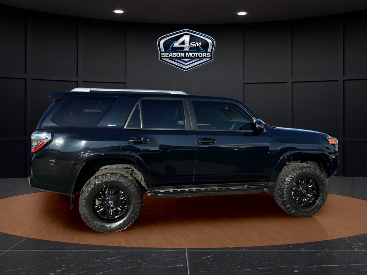 Photo 11 of this Toyota 4Runner