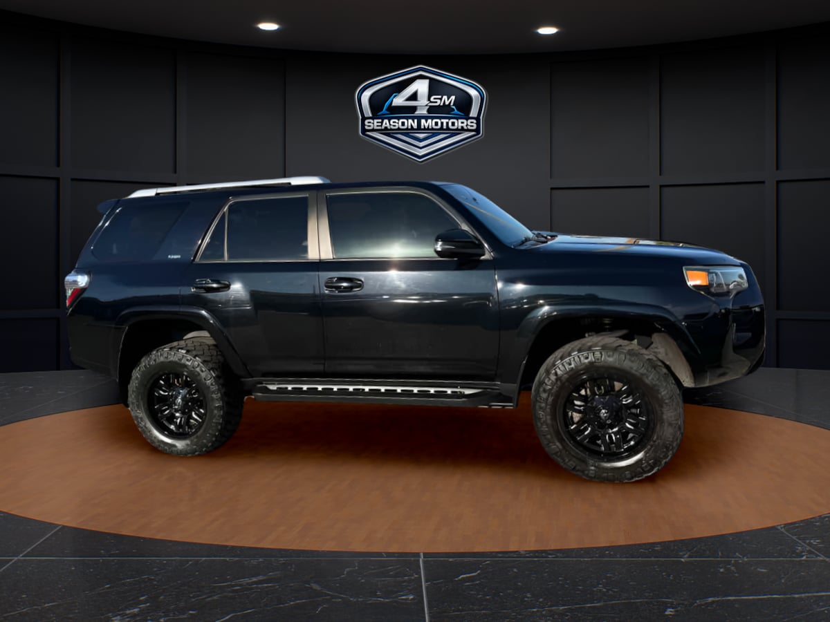 Photo 12 of this Toyota 4Runner