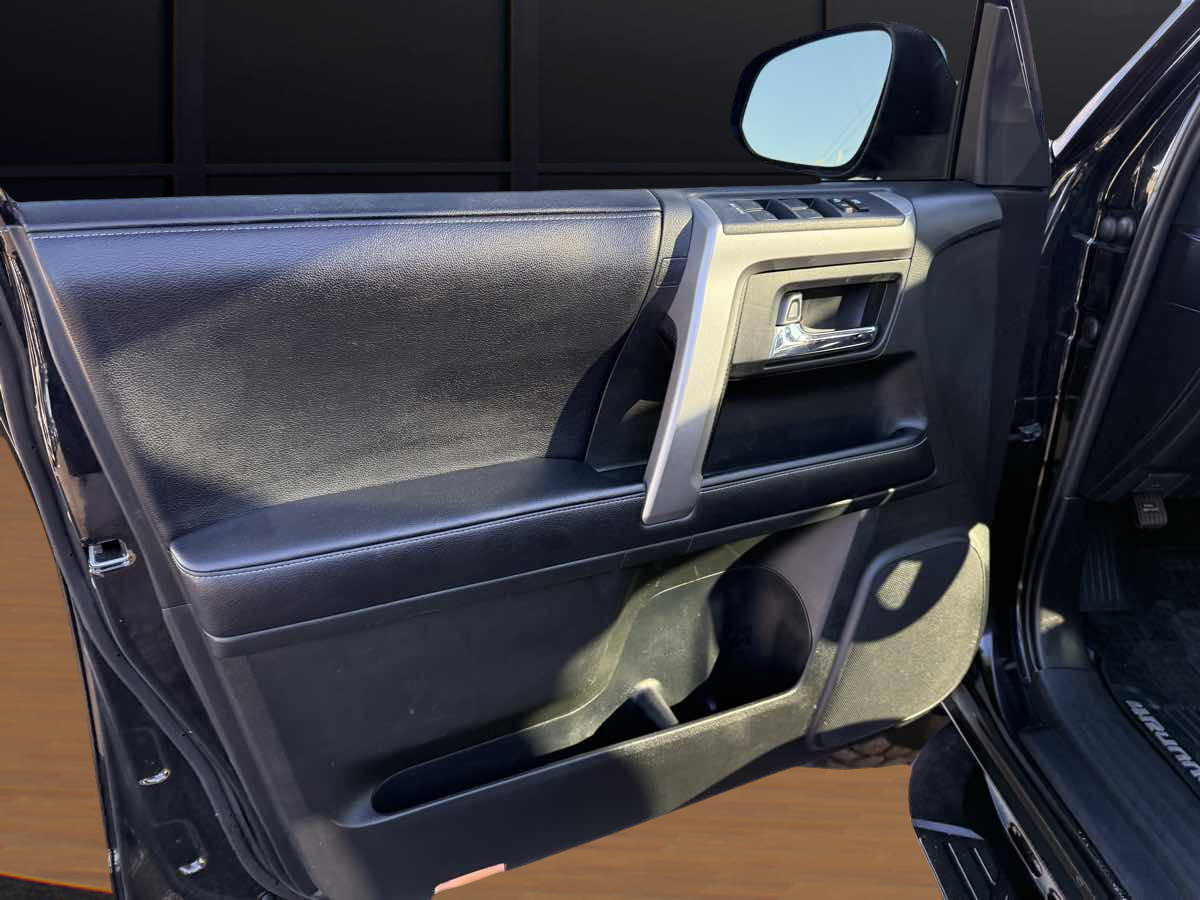 Photo 16 of this Toyota 4Runner
