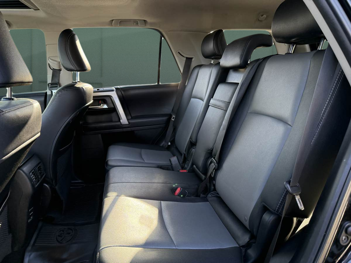 Photo 17 of this Toyota 4Runner