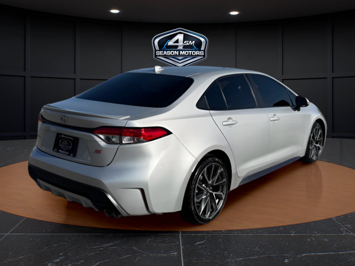 Photo 12 of this Toyota Corolla