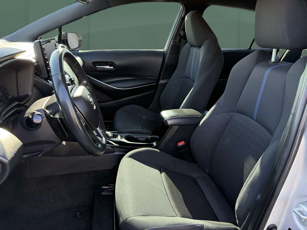 Photo 17 of this Toyota Corolla