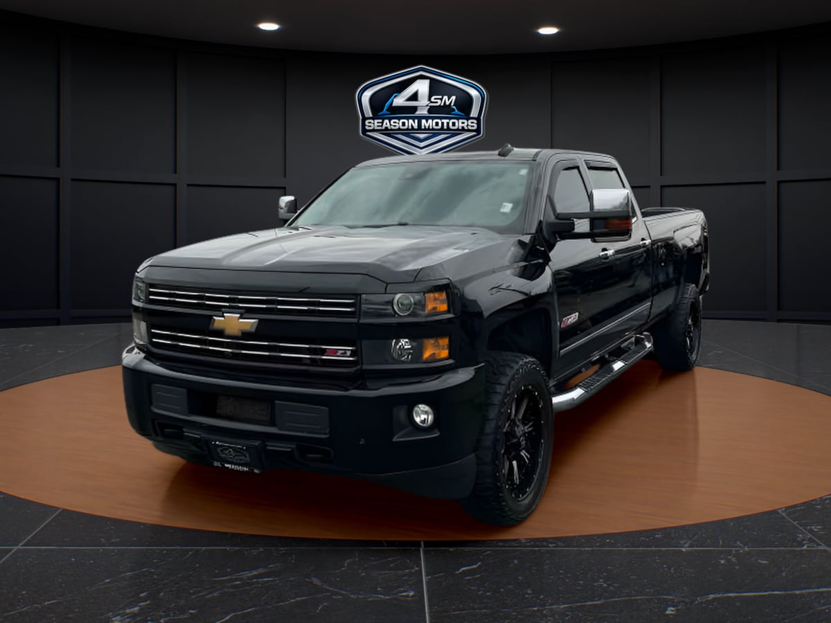 Photo 3 of this Chevrolet Silverado 2500HD