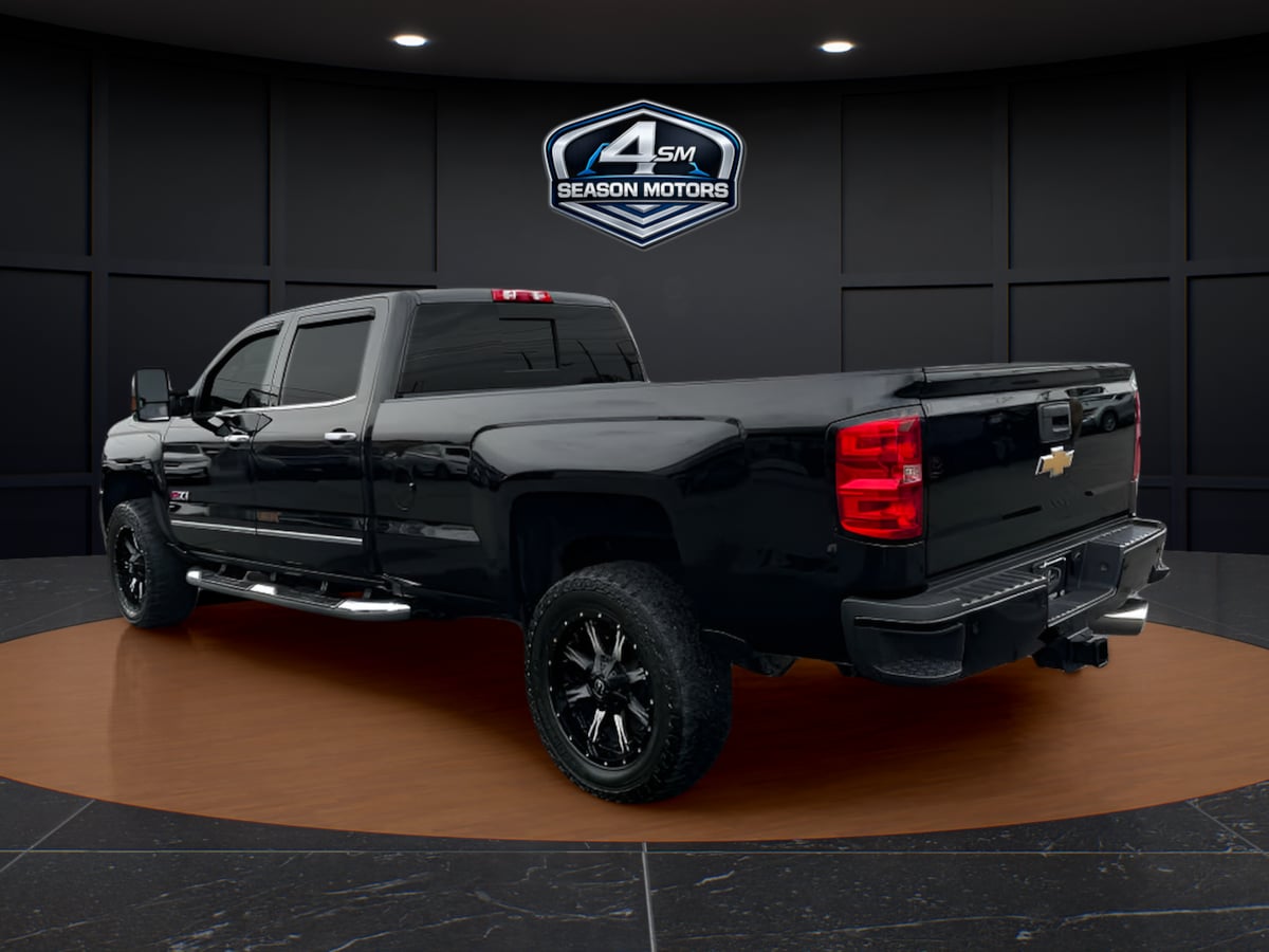 Photo 9 of this Chevrolet Silverado 2500HD