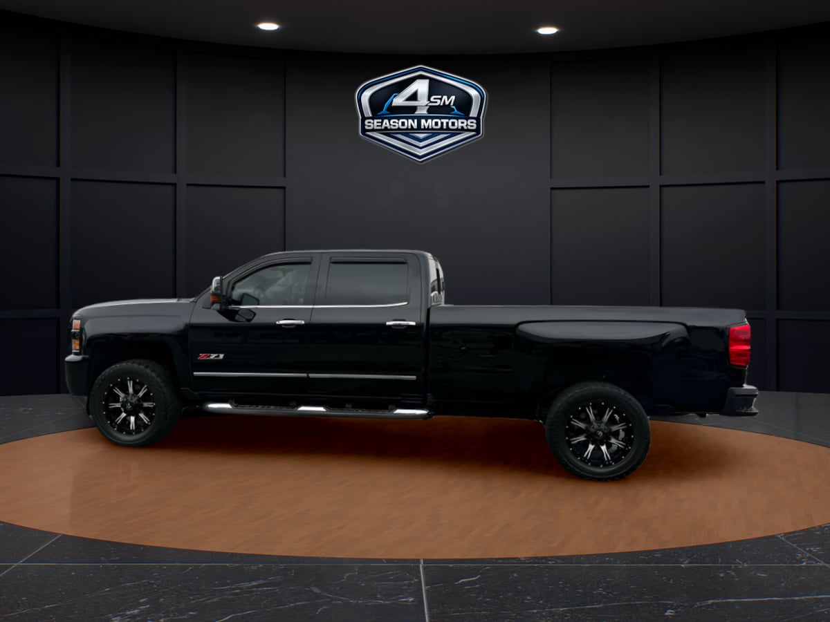 Photo 8 of this Chevrolet Silverado 2500HD