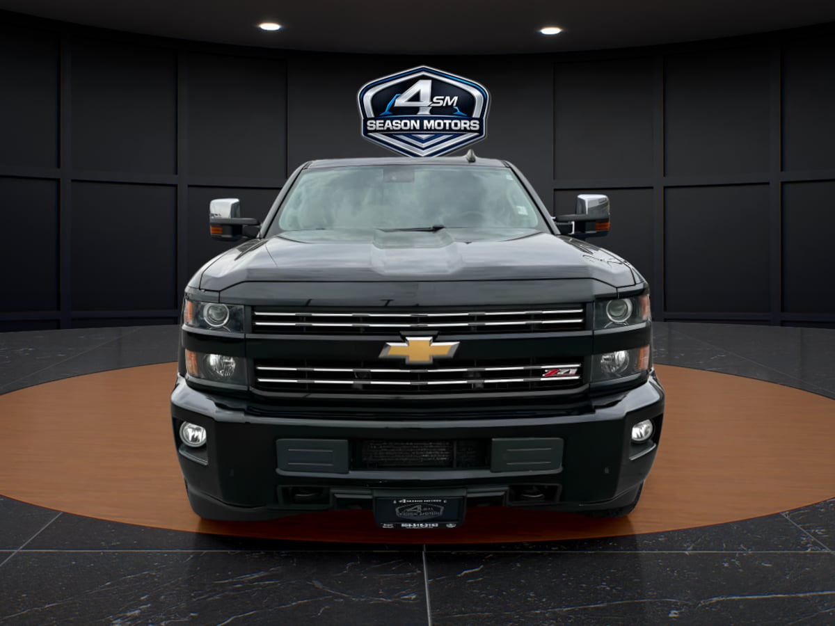 Photo 2 of this Chevrolet Silverado 2500HD