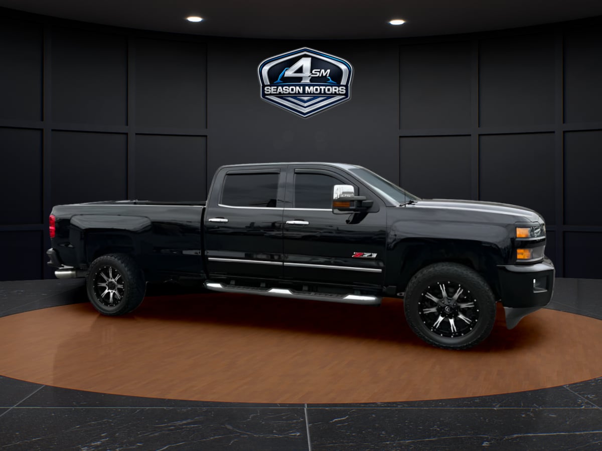 Photo 15 of this Chevrolet Silverado 2500HD