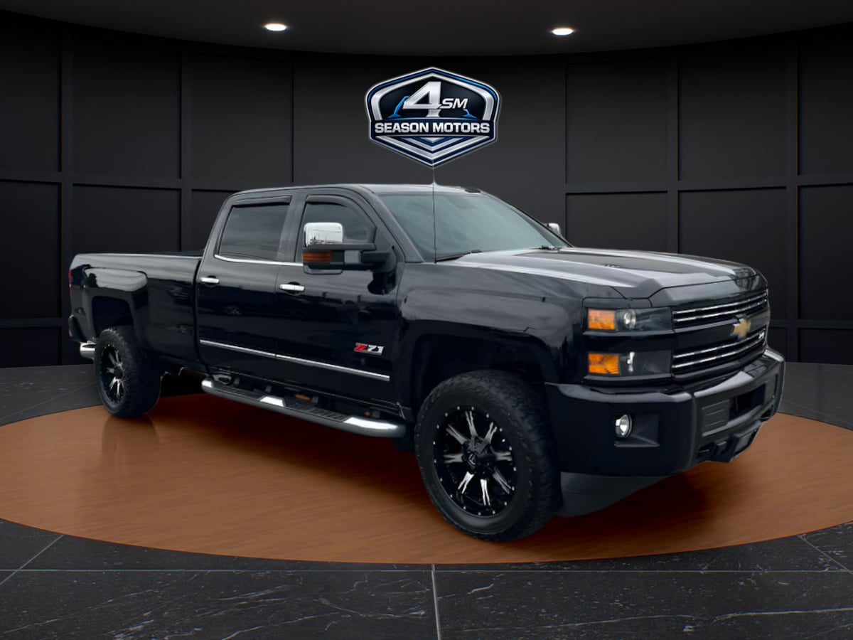 Photo 17 of this Chevrolet Silverado 2500HD