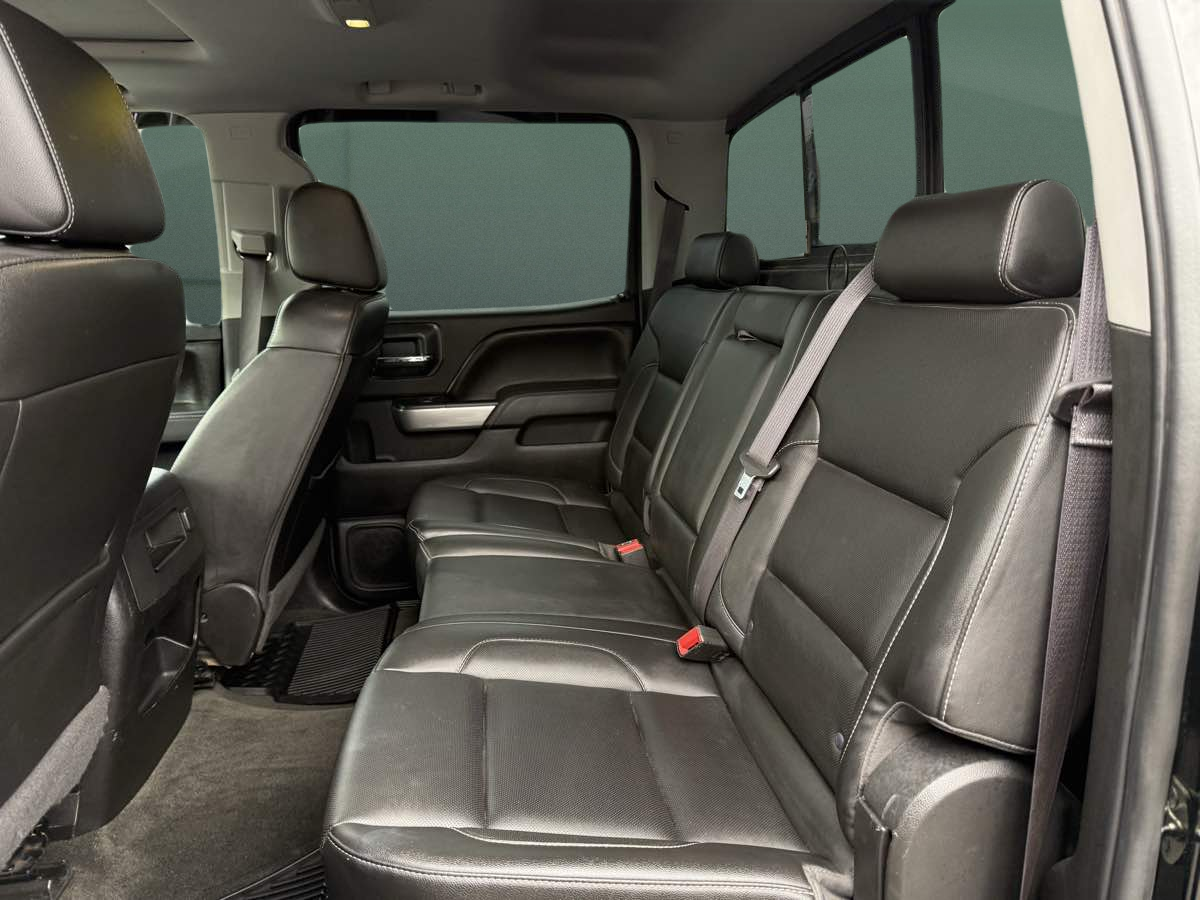 Photo 20 of this Chevrolet Silverado 2500HD