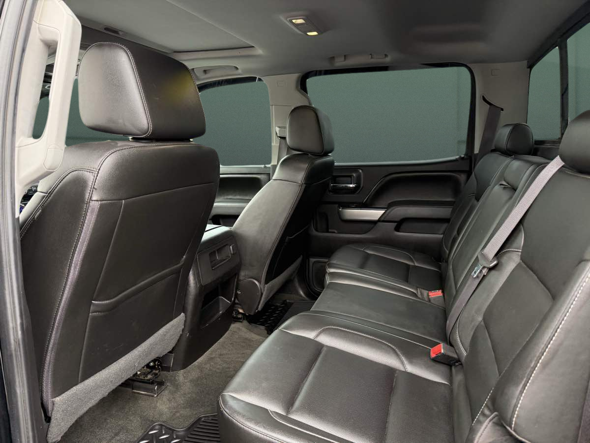 Photo 22 of this Chevrolet Silverado 2500HD
