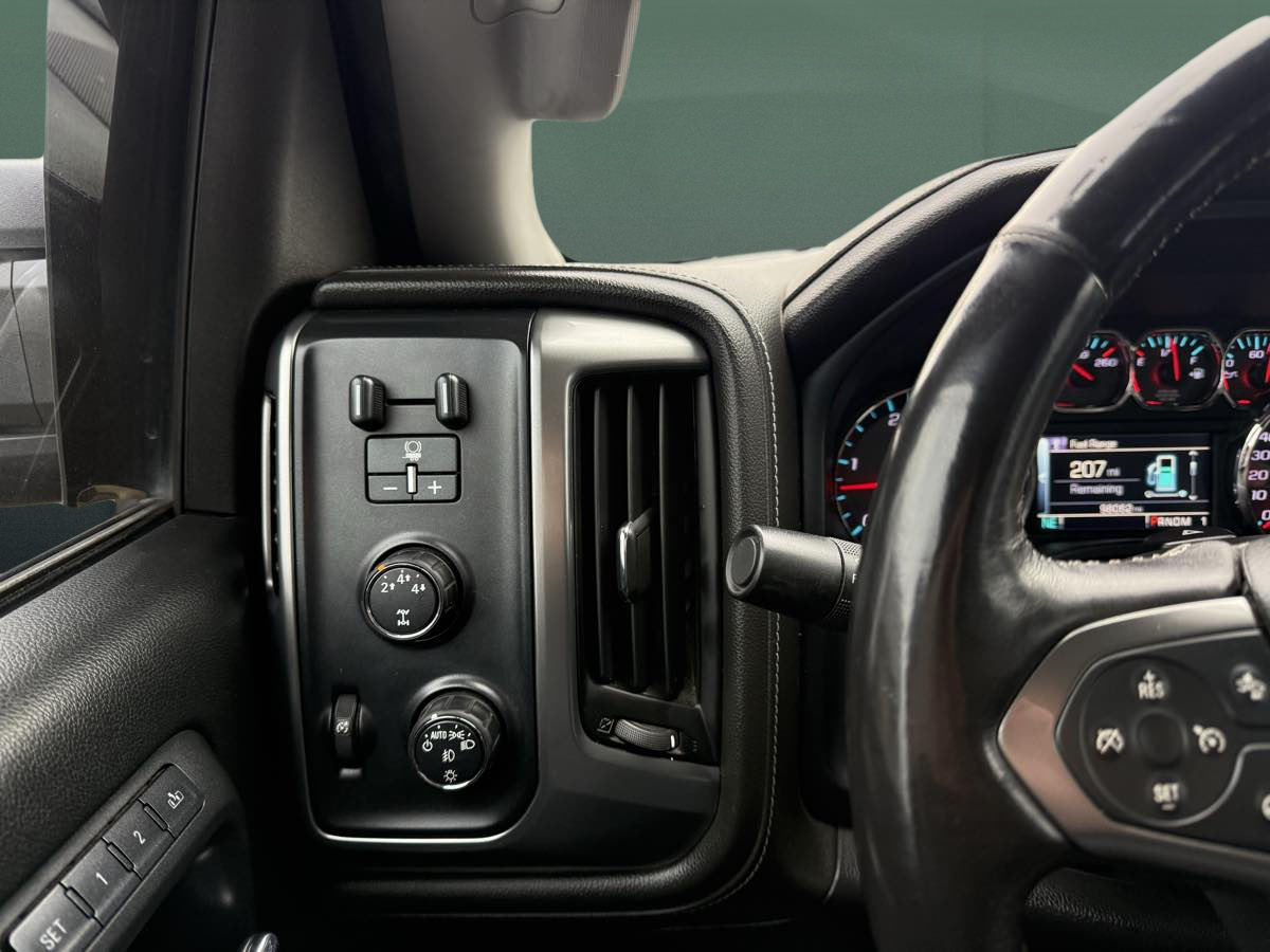 Photo 24 of this Chevrolet Silverado 2500HD