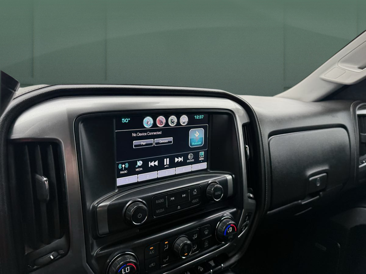 Photo 26 of this Chevrolet Silverado 2500HD