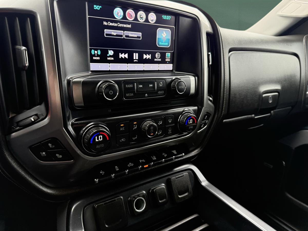 Photo 28 of this Chevrolet Silverado 2500HD
