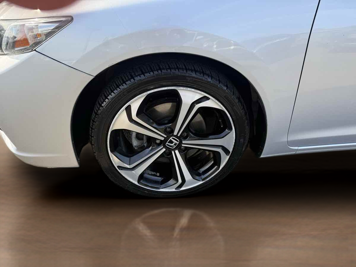 Photo 27 of this Honda Civic Sedan