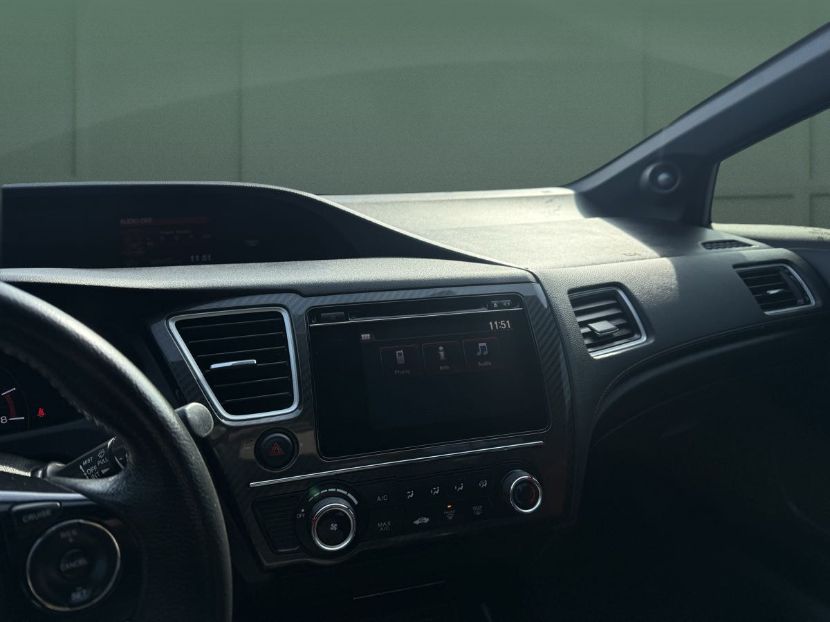 Photo 23 of this Honda Civic Sedan