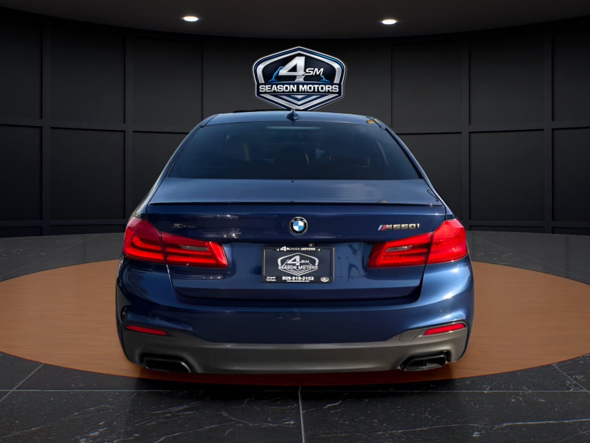 Photo 8 of this BMW 5 Series