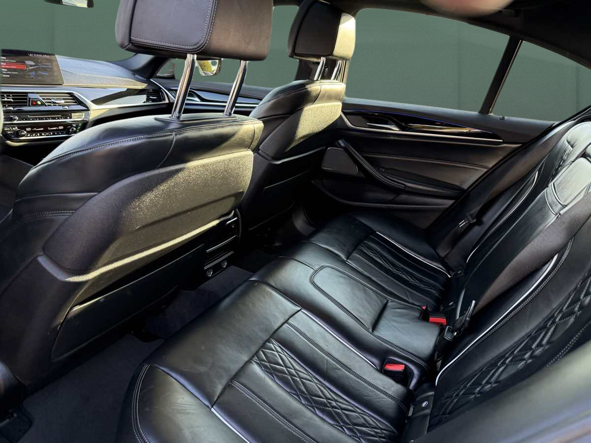 Photo 20 of this BMW 5 Series